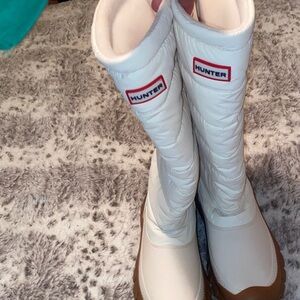 Hunter Women's Cream and Brown Winter Boots